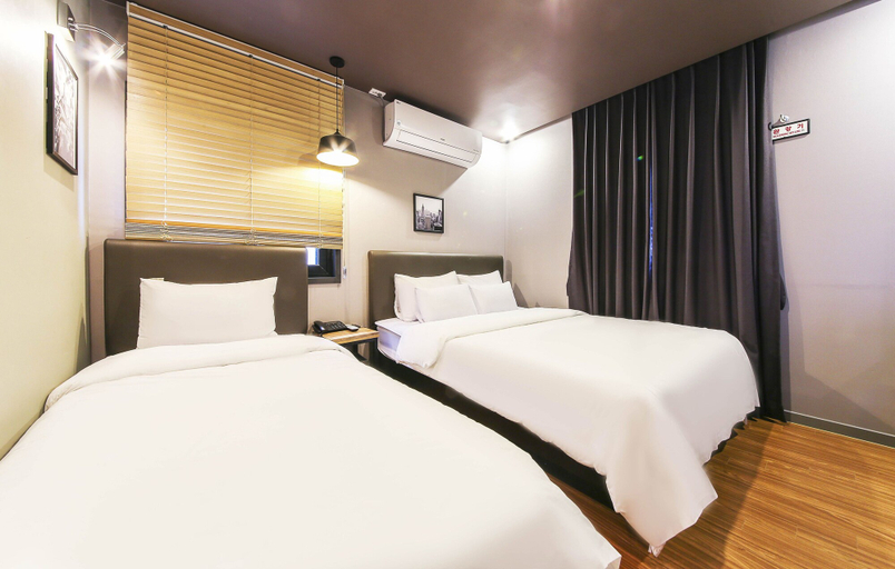 Bedroom 5, Hotel Gray, Dong