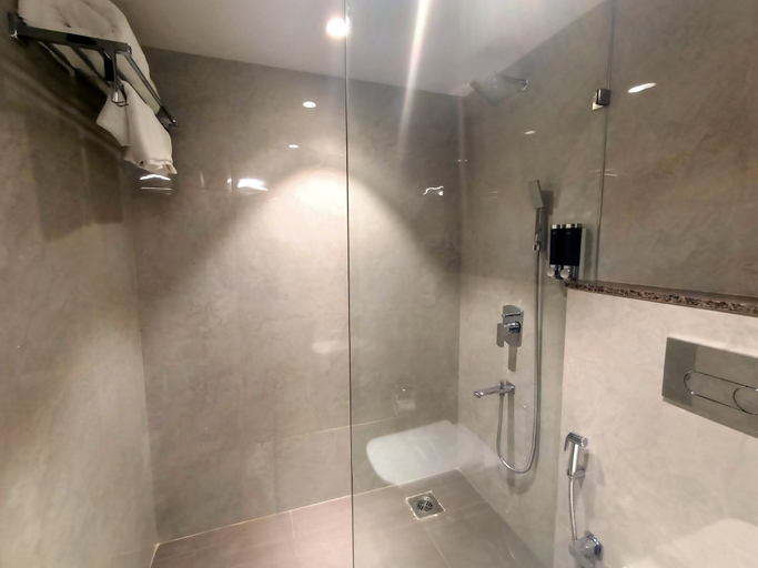 Bathroom 4, Aralia International Airport Mumbai, Mumbai Suburban