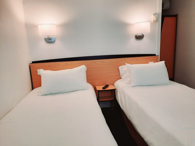 Bedroom 4, Kyriad Blois Nord, Loir-et-Cher