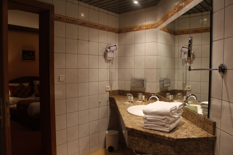 Bathroom 4, Hotel Le Mandelberg, Haut-Rhin