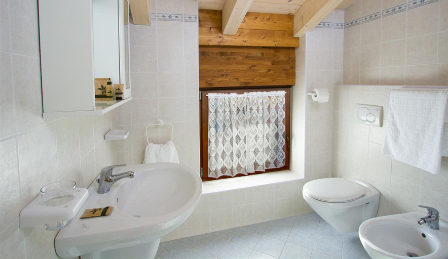 Bathroom 4, Chalet Tremalzo, Trento
