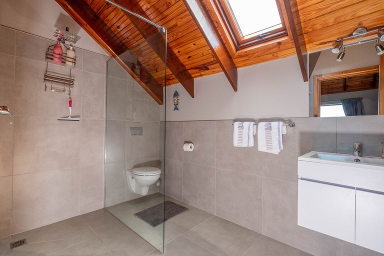 Bathroom 4, Paradise Found, Eden