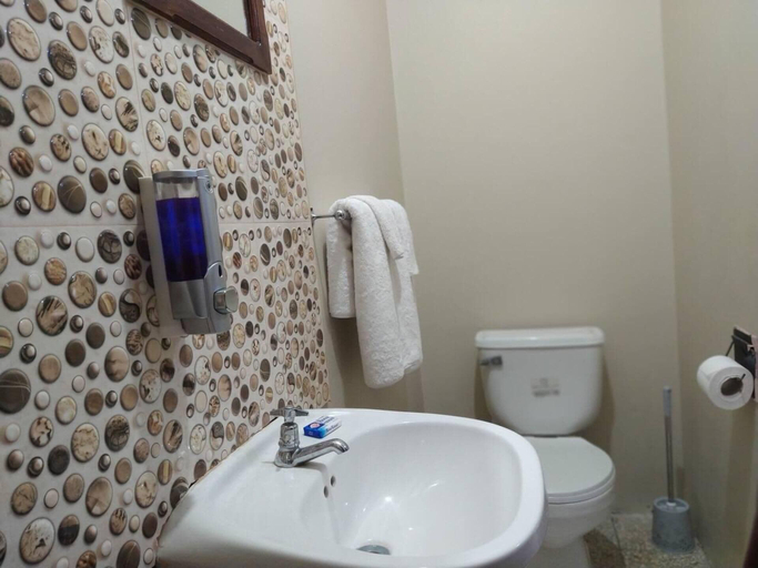 Bathroom 4, Tropical Haven in Discovery Bay - 6 Bedroom Villa