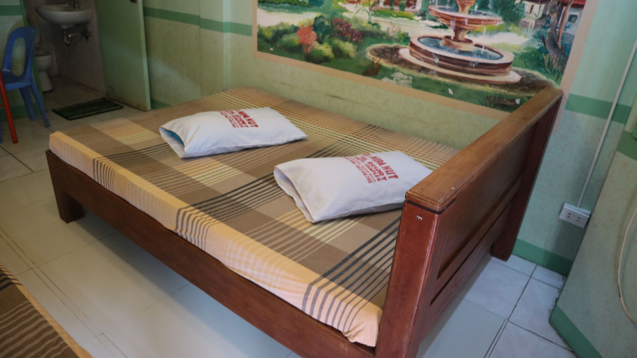 Bedroom 3, Nipa Hut Resort, San Leonardo
