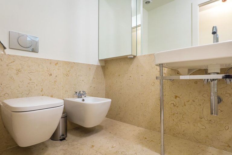 Bathroom 4, Santa Justa Prime Guesthouse, Lisbon