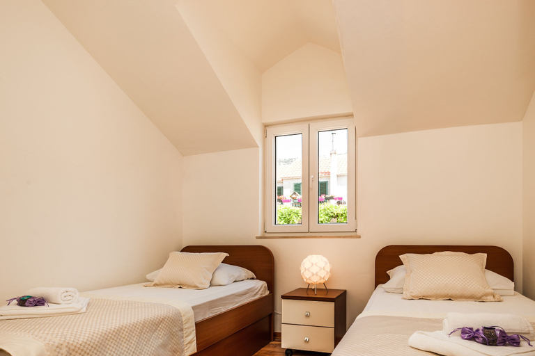 Bedroom 3, Sunset Apartments, Bol