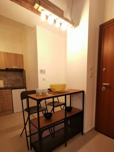 Others 3, Charming 1-bed Apartment Located in Athina, Attica