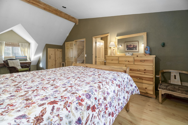 Bedroom 2, Abe's Cool Cabin, San Bernardino