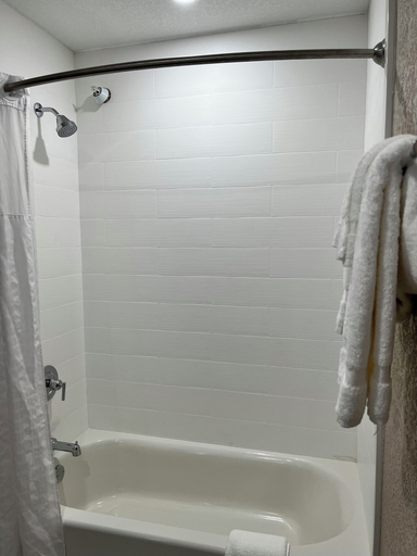Bathroom 5, Norland Inn and Suites Roseau, Roseau