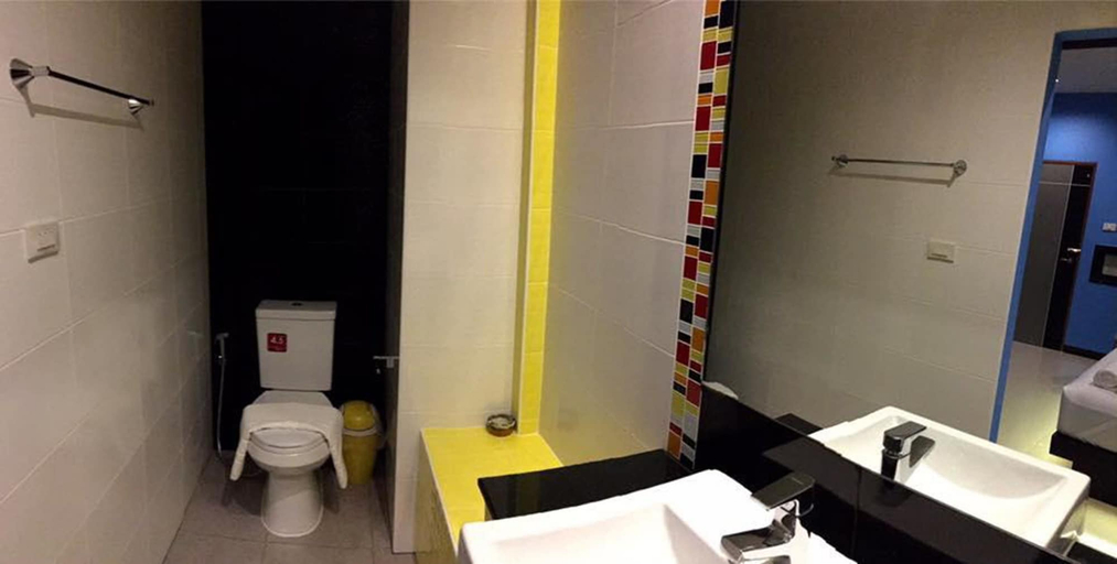 Bathroom 3, i DUS Resort, Muang Phitsanulok