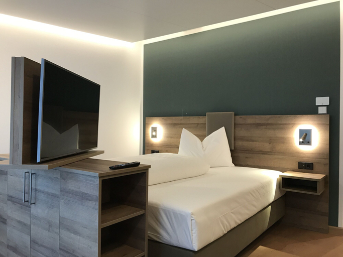 Bedroom 5, WESTSIDE Hotel Garni, München