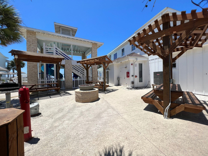 Exterior & Views 2, Cast A Waves- 15101, Nueces