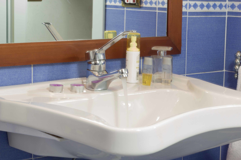 Bathroom 4, Residence Costazzurra, Ascoli Piceno