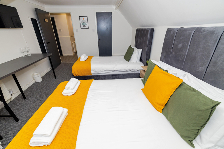 Bedroom 2, Woodford Hotel, London