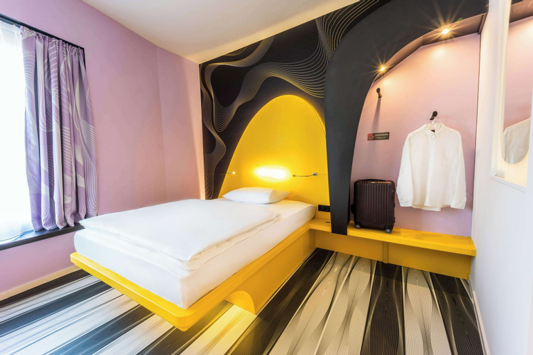 Bedroom 13