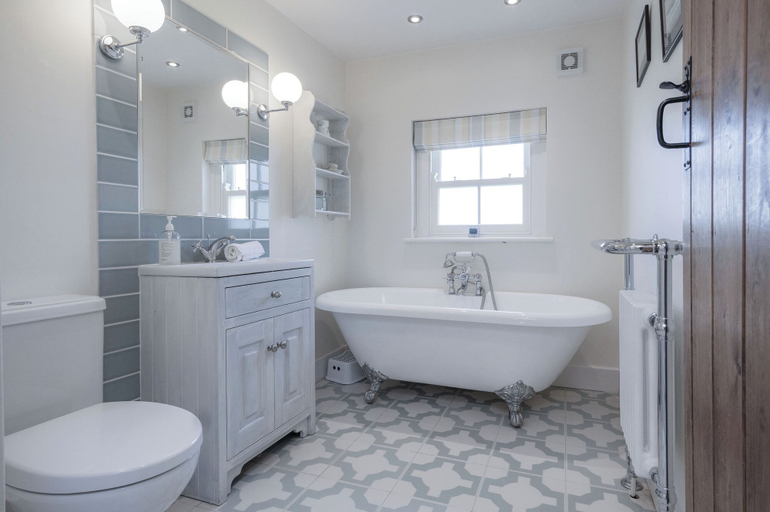 Bathroom 3, Dollars Cottage - 4 Bed - Llangennith, Swansea