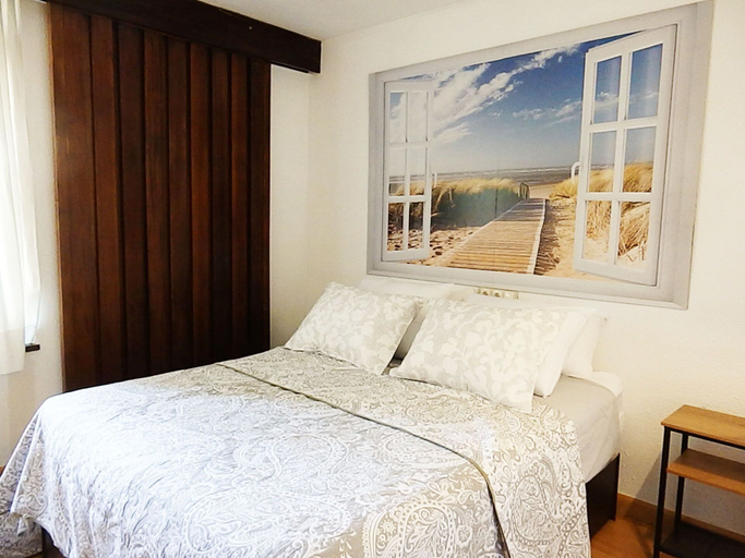 Bedroom 3, Waterfront Playamar Apartments, Málaga