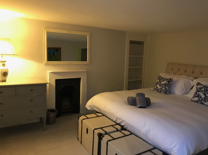 Bedroom 5, St James Square, Bath and North East Somerset