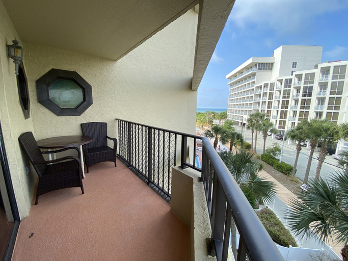 Others 5, Voyager Beach Club, Pinellas