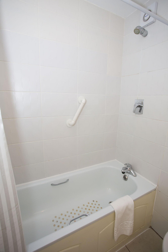 Bathroom 4, Brandon House Hotel