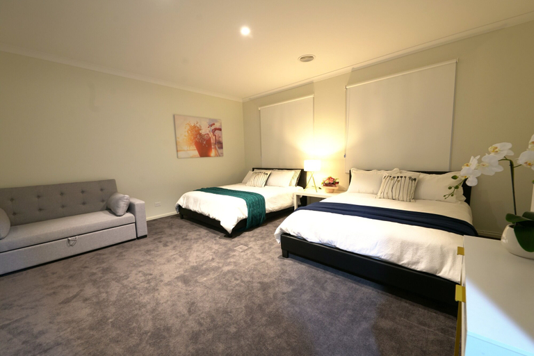 Bedroom 5, Luxury 9 BRM House in Melbourne, Melbourne