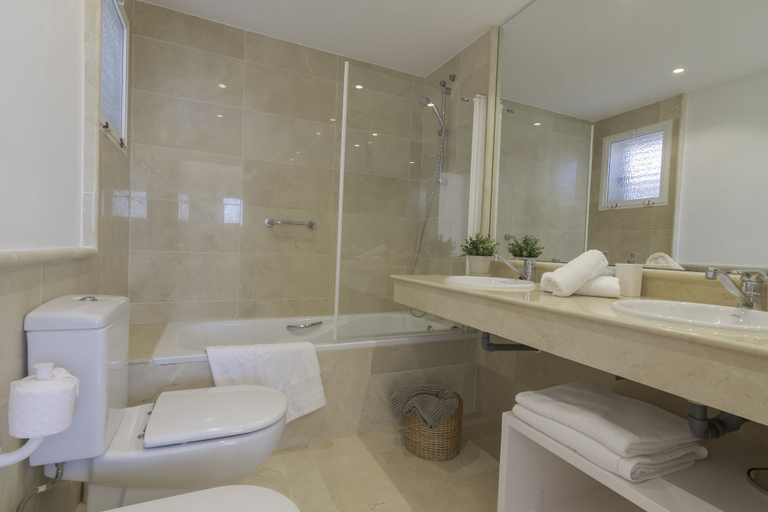 Bathroom 4, Frontline Duplex With Paradisiacal Views, Málaga
