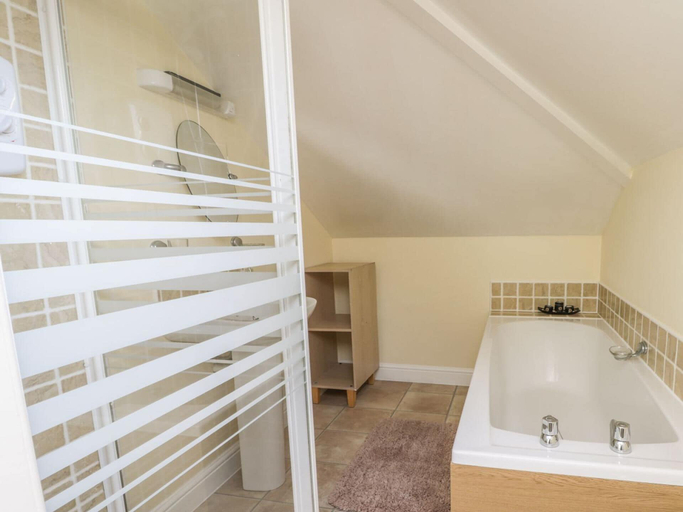 Bathroom 3, Stunning Residence set on Cliffside in Scarborough, North Yorkshire