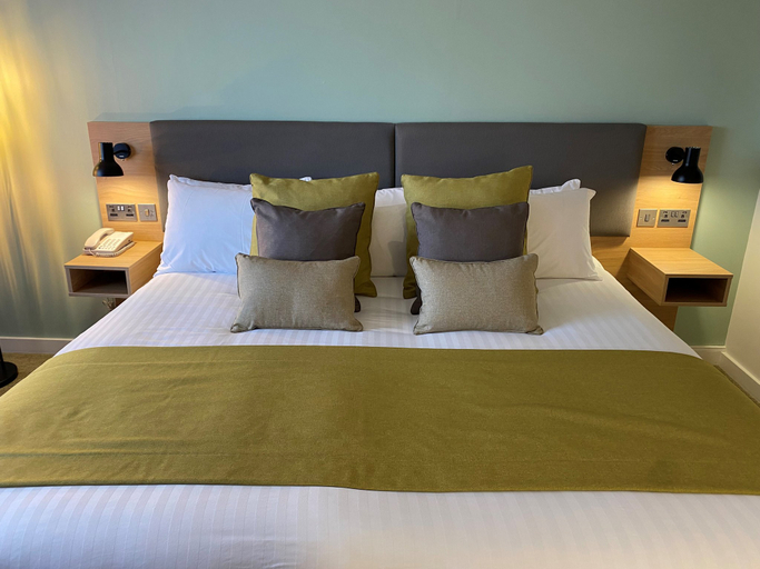 Bedroom 3, Holiday Inn OXFORD by IHG, Oxfordshire