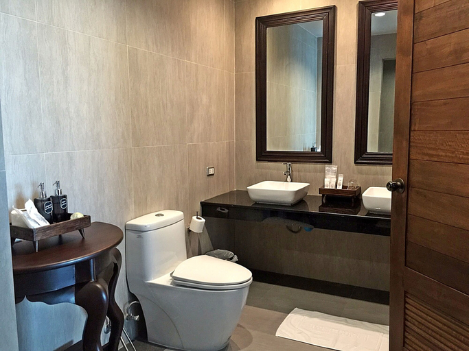 Bathroom 4, The Bridge Residence Hotel, Muang Kanchanaburi