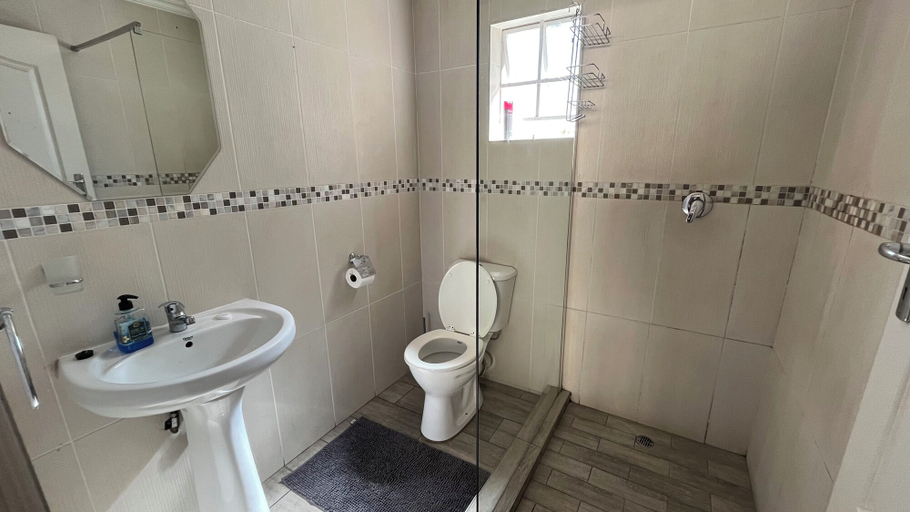 Bathroom 3, 298 On 34th, City of Tshwane
