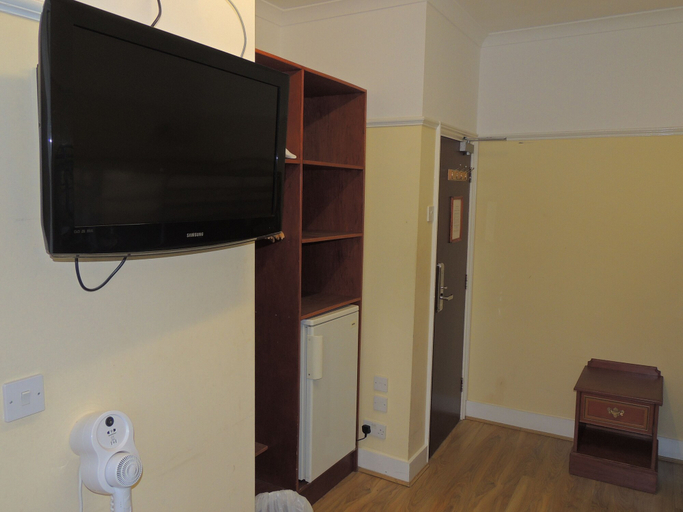 Bedroom 4, Dolphin Inn, London