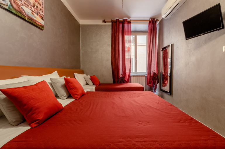 Bedroom 4, 4 Bed Apt Sleeps 8 -ensuite Bathrooms - Tv & Wifi, Roma