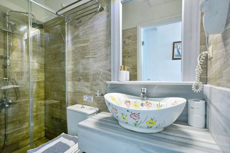 Bathroom, Lido Corfu Sun Hotel, Ionian Islands