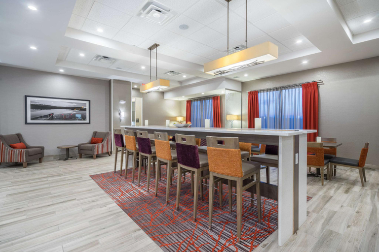 Food & Drinks 4, Hampton Inn Oxford, Oxford
