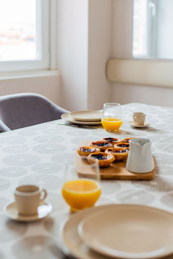 Food & Drinks 5, 2BR Chic&Bright com 120m2 em Campo de Ourique, Lisbon