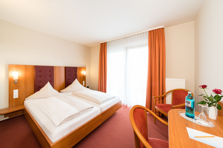 Bedroom 3, Hotel Restaurant Vater Rhein, Germersheim