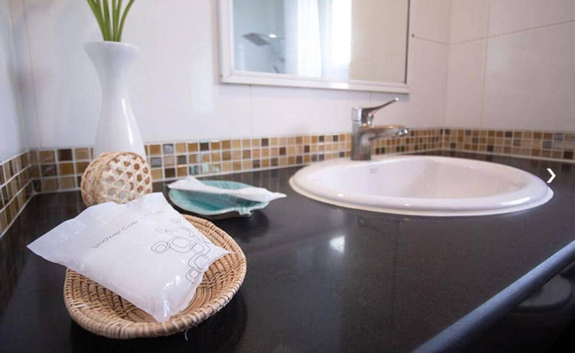 Bathroom 8