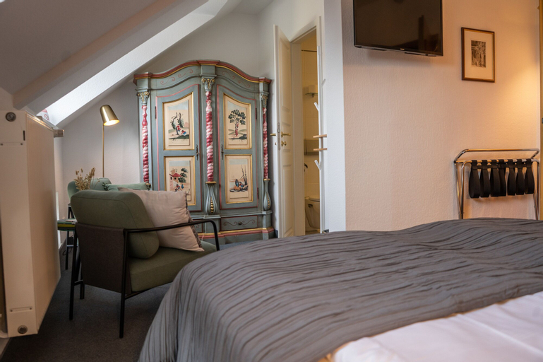 Bedroom 16