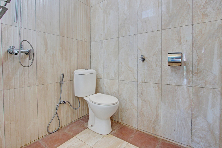 Bathroom 4, Hotel O Amole Homestay Syariah, Cilacap