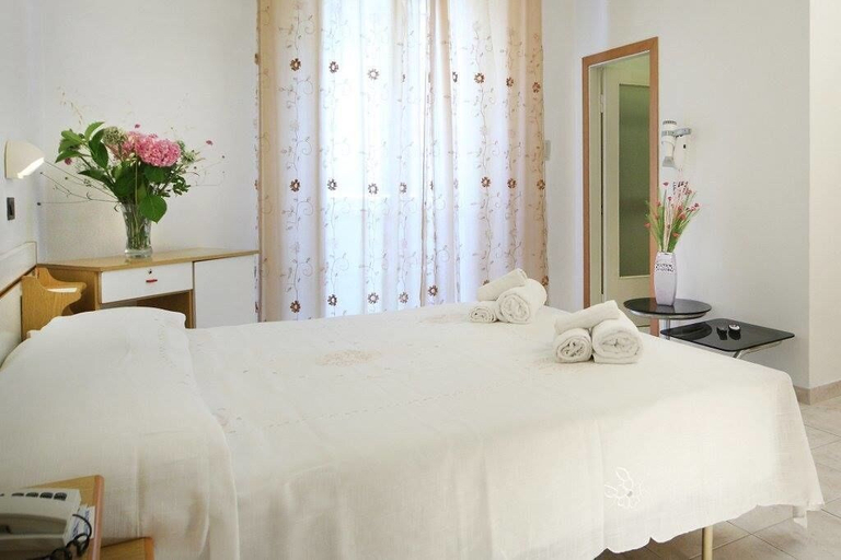 Bedroom 2, Hotel Oasi del Mare, Rimini