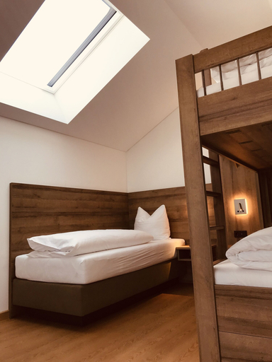 Bedroom 5, WESTSIDE Hotel Garni, München