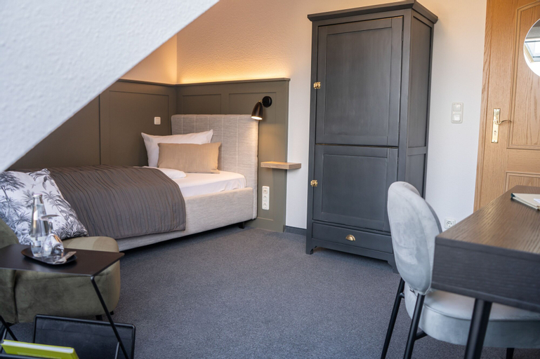 Bedroom 13