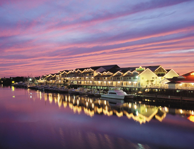 Exterior & Views 3, Holiday Inn & Suites CLEARWATER BEACH S-HARBOURSIDE by IHG, Pinellas