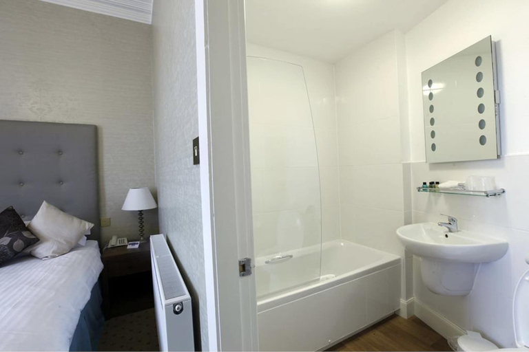 Bathroom 4, Mackays Hotel Wick, Highland
