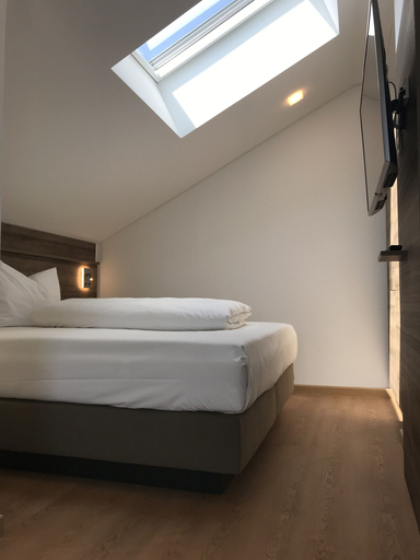 Bedroom 4, WESTSIDE Hotel Garni, München