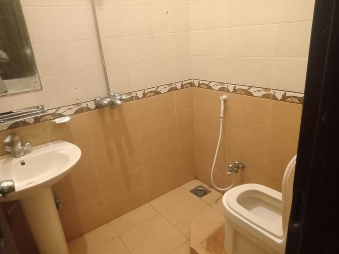 Bathroom 3, Infinity Hotel, Lahore