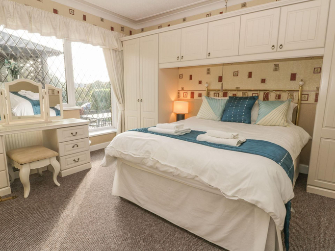Bedroom 2, Stunning Residence set on Cliffside in Scarborough, North Yorkshire