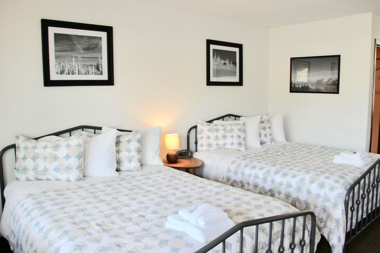 Bedroom 2, Chalet Motel Whitefish, Flathead