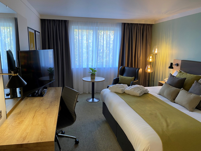 Bedroom 5, Holiday Inn OXFORD by IHG, Oxfordshire