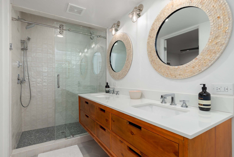 Bathroom 4, Su Casa, Nueces